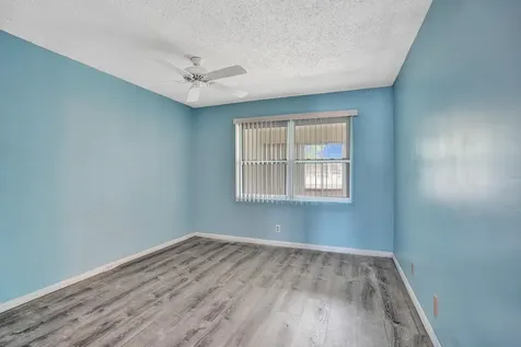 358 Oakridge T Deerfield Beach FL 33442