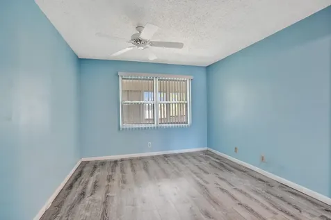 358 Oakridge T Deerfield Beach FL 33442