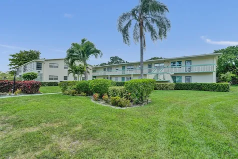 358 Oakridge T Deerfield Beach FL 33442