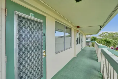 358 Oakridge T Deerfield Beach FL 33442