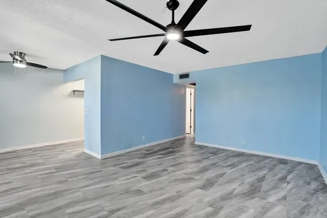 358 Oakridge T Deerfield Beach FL 33442