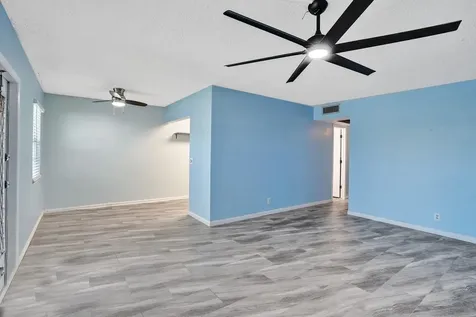 358 Oakridge T Deerfield Beach FL 33442