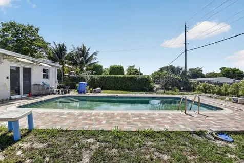 7571 NW 1st Court Pembroke Pines FL 33024