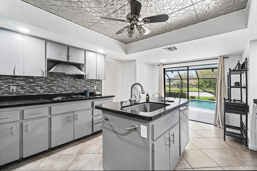 10158 SE Acorn Way Jupiter FL 33469