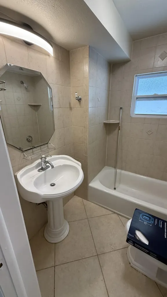 32 NE 22nd Avenue Pompano Beach FL 33062