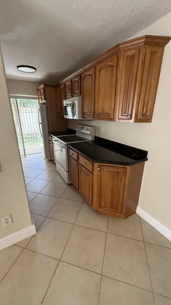 32 NE 22nd Avenue Pompano Beach FL 33062