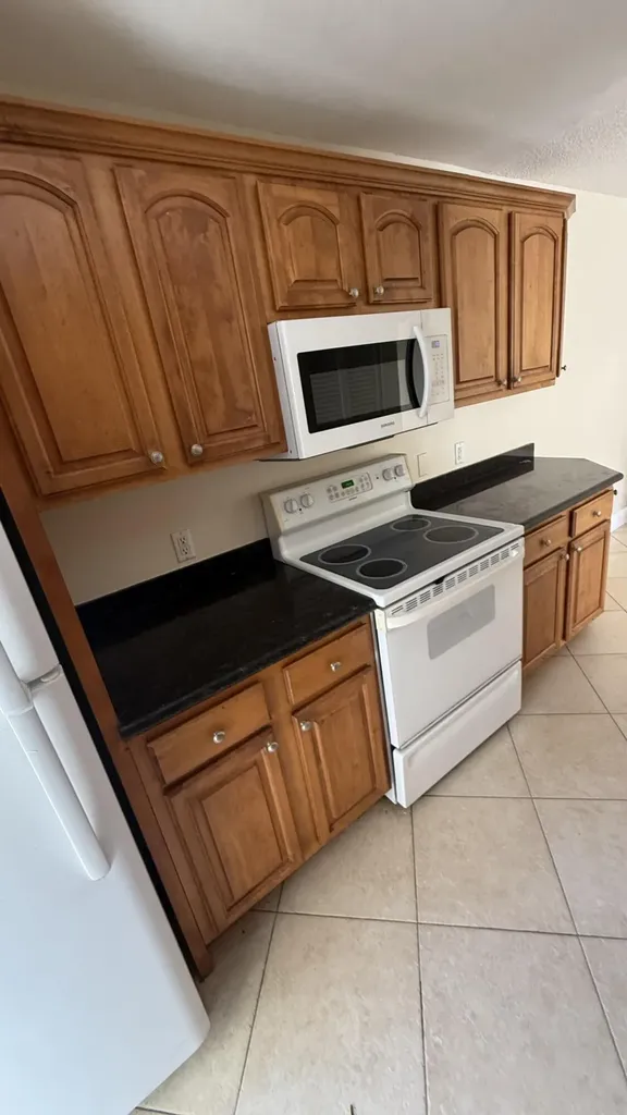 32 NE 22nd Avenue Pompano Beach FL 33062