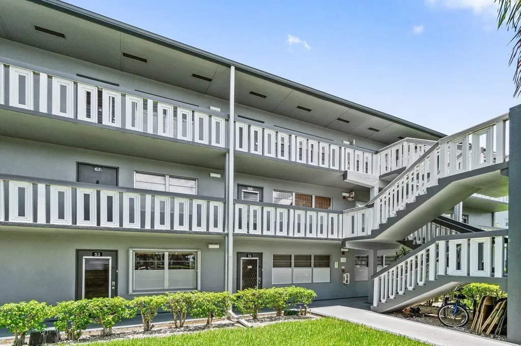 68 Suffolk B Boca Raton FL 33434