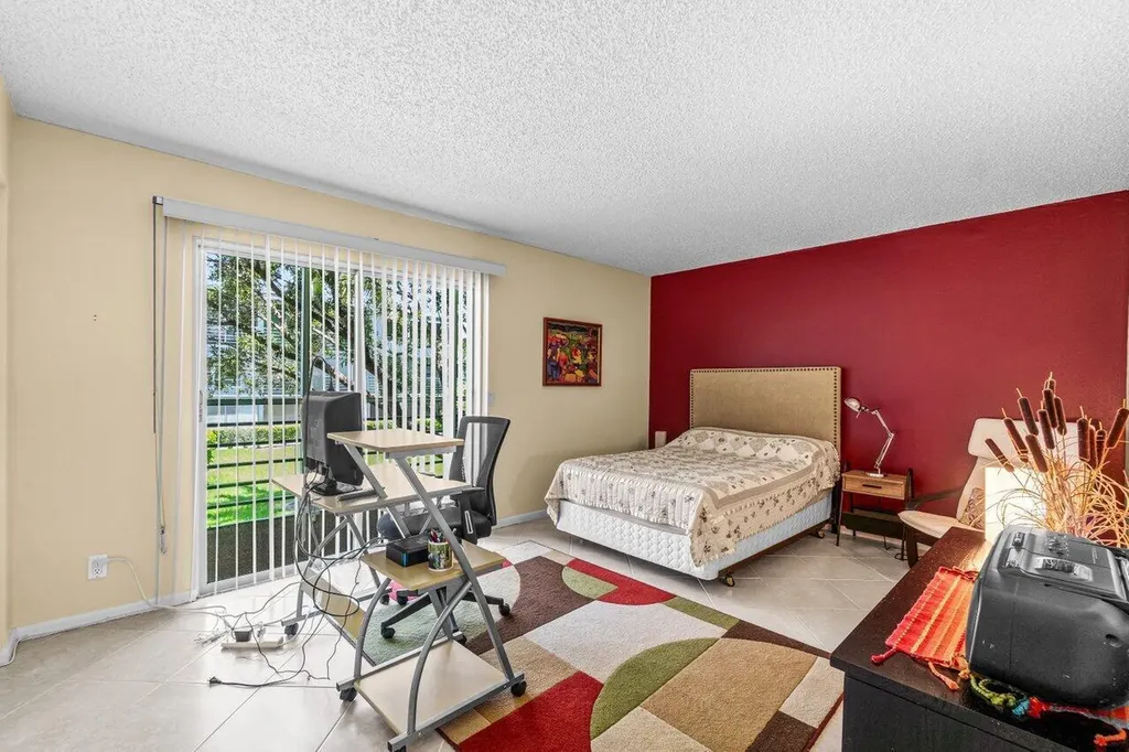 68 Suffolk B Boca Raton FL 33434