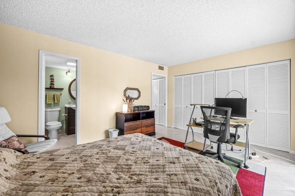 68 Suffolk B Boca Raton FL 33434