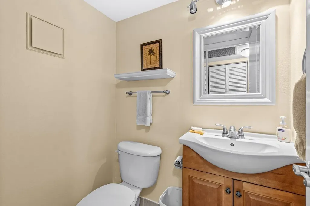 68 Suffolk B Boca Raton FL 33434