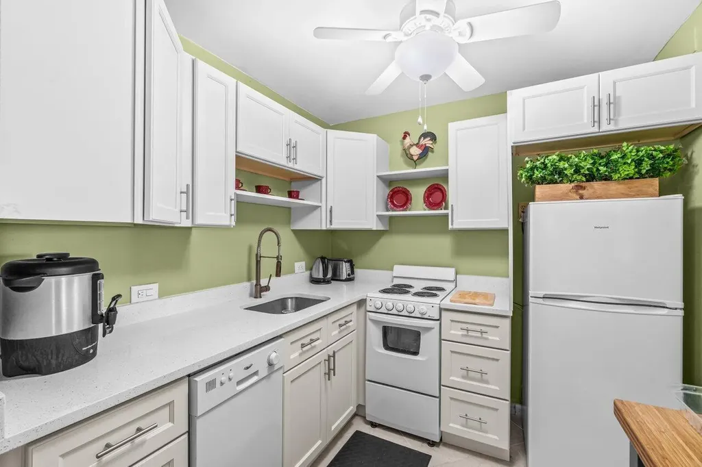 68 Suffolk B Boca Raton FL 33434