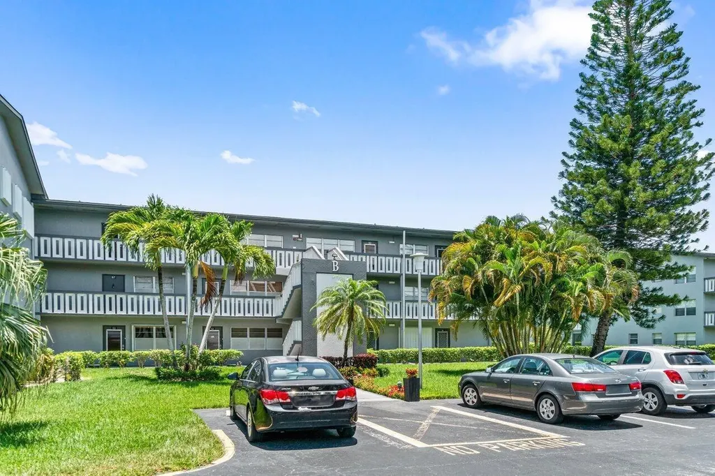 68 Suffolk B Boca Raton FL 33434