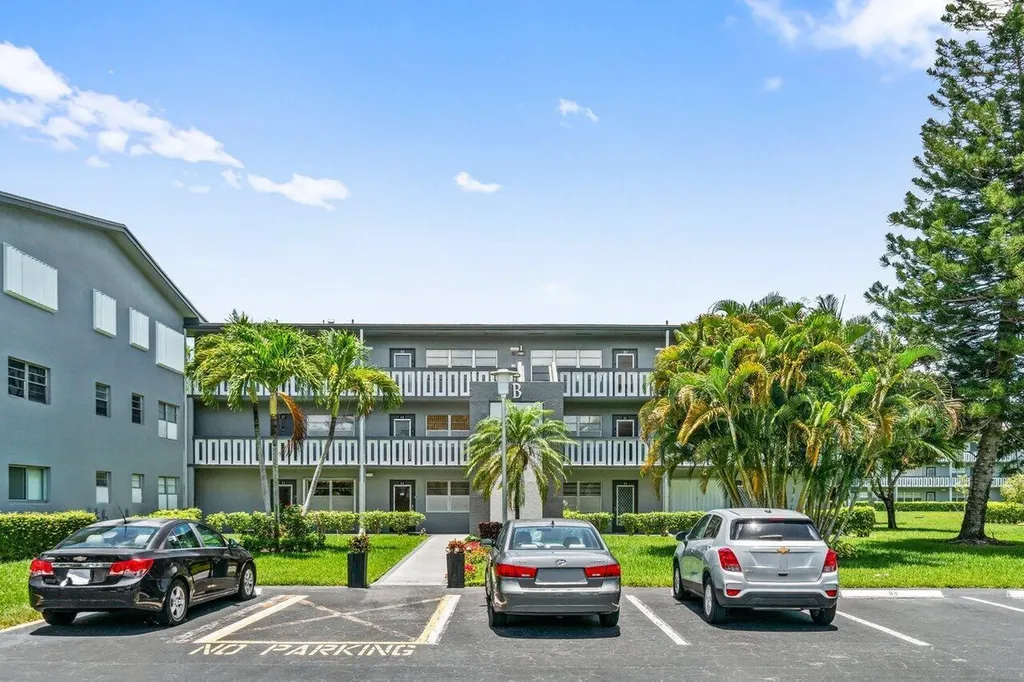 68 Suffolk B Boca Raton FL 33434