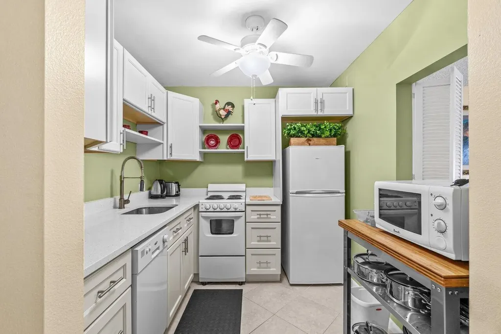 68 Suffolk B Boca Raton FL 33434