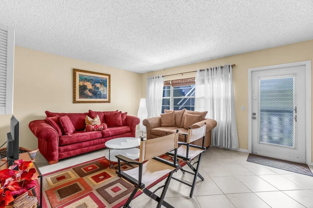 68 Suffolk B Boca Raton FL 33434