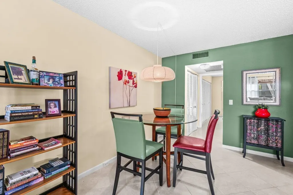 68 Suffolk B Boca Raton FL 33434
