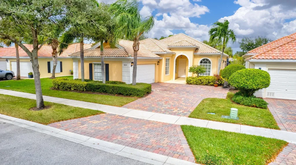 8241 Tobago Lane Wellington FL 33414