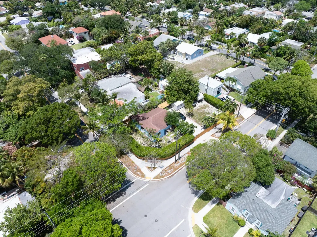 1915 Lake Avenue West Palm Beach FL 33401