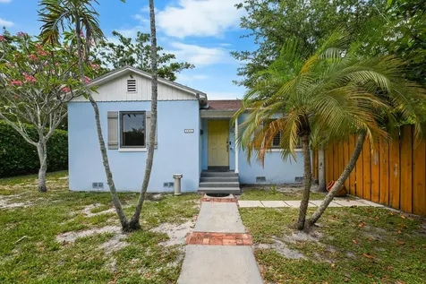 1915 Lake Avenue West Palm Beach FL 33401