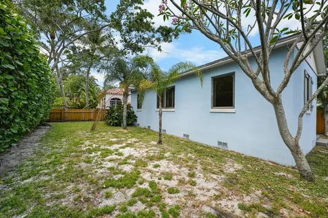 1915 Lake Avenue West Palm Beach FL 33401