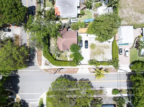 1915 Lake Avenue West Palm Beach FL 33401