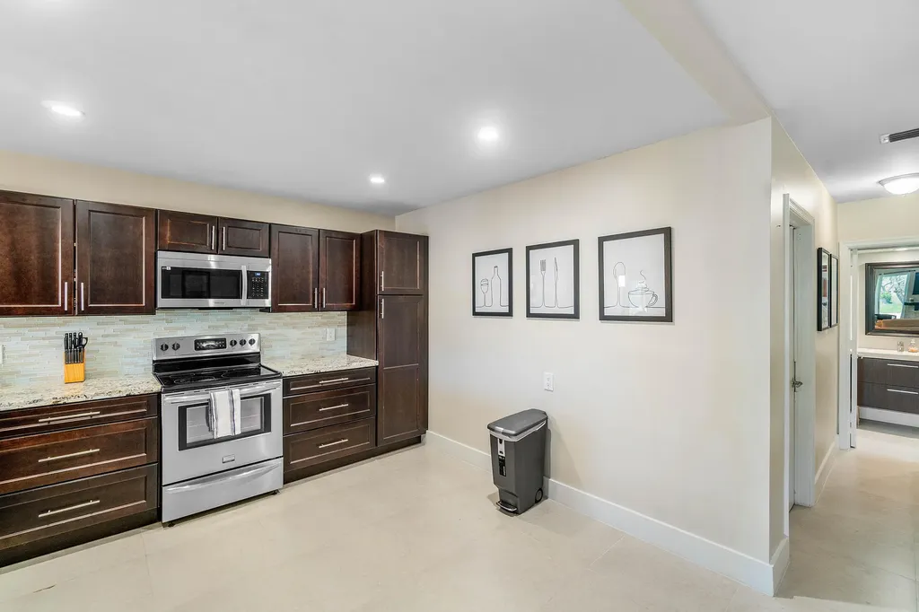6044 Glendale Drive Boca Raton FL 33433