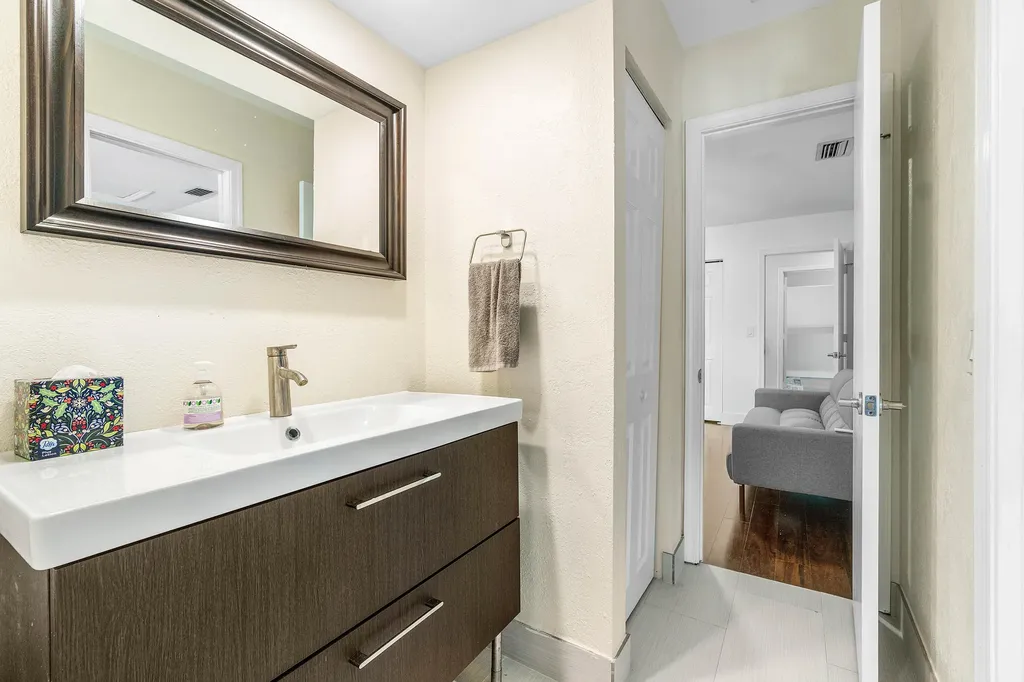 6044 Glendale Drive Boca Raton FL 33433