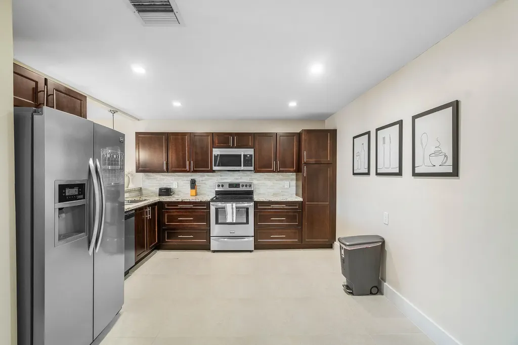 6044 Glendale Drive Boca Raton FL 33433