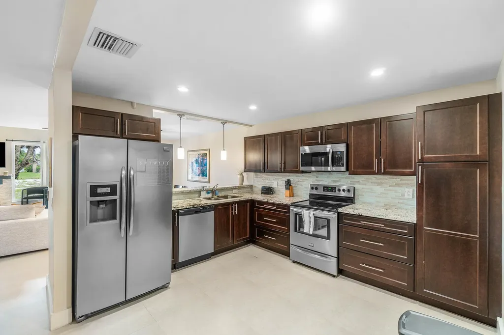 6044 Glendale Drive Boca Raton FL 33433