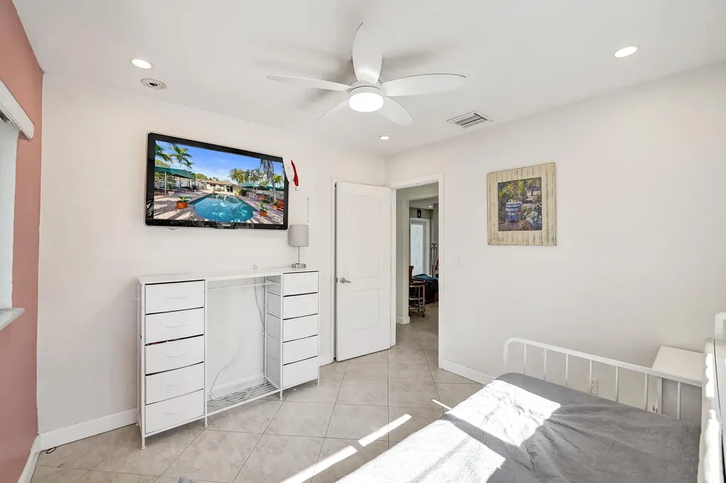 1036 NE 9th Avenue Fort Lauderdale FL 33304