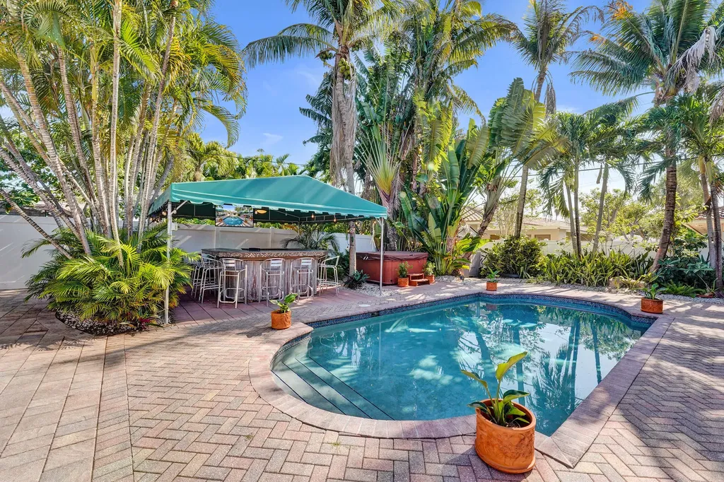 1036 NE 9th Avenue Fort Lauderdale FL 33304