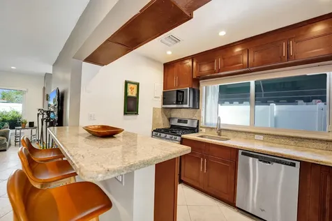 1036 NE 9th Avenue Fort Lauderdale FL 33304