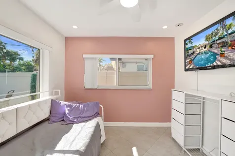 1036 NE 9th Avenue Fort Lauderdale FL 33304