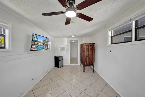 1036 NE 9th Avenue Fort Lauderdale FL 33304