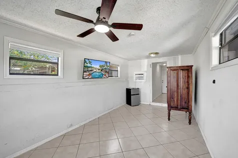 1036 NE 9th Avenue Fort Lauderdale FL 33304