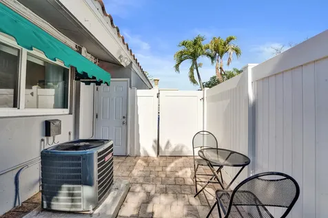 1036 NE 9th Avenue Fort Lauderdale FL 33304