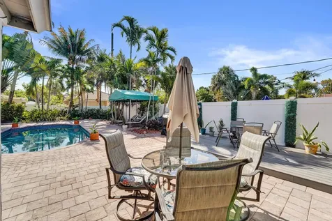 1036 NE 9th Avenue Fort Lauderdale FL 33304