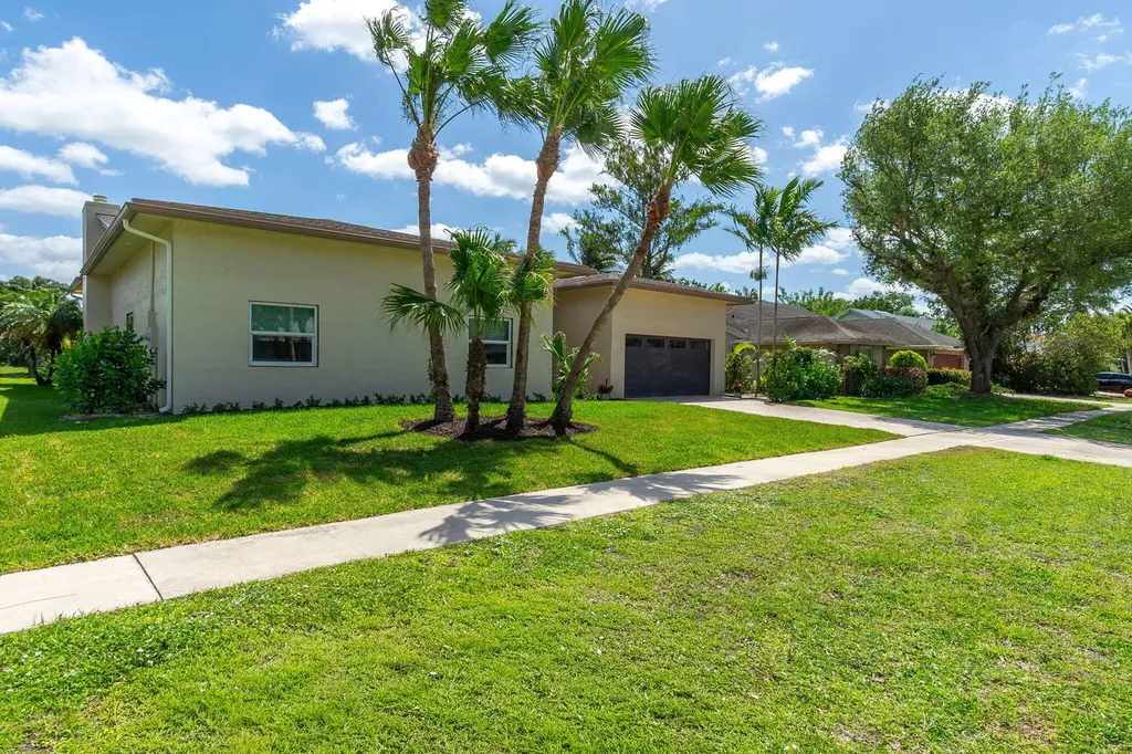 13621 Barberry Drive Wellington FL 33414