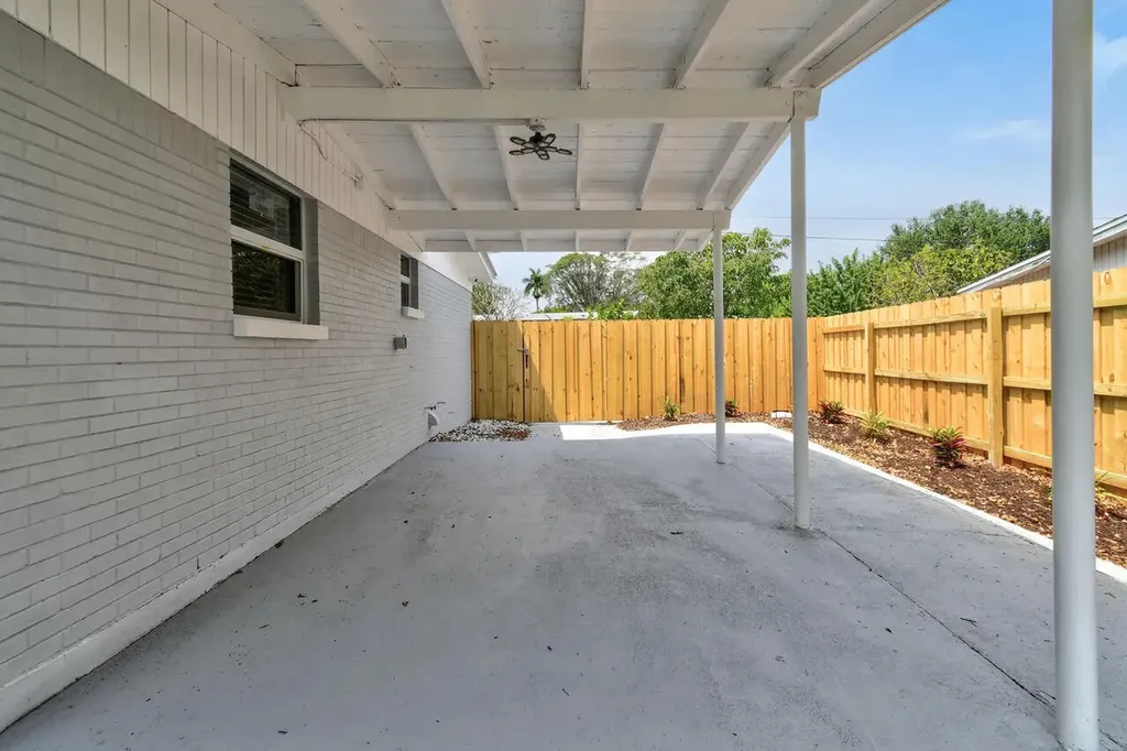 12091 Colony Avenue Palm Beach Gardens FL 33410