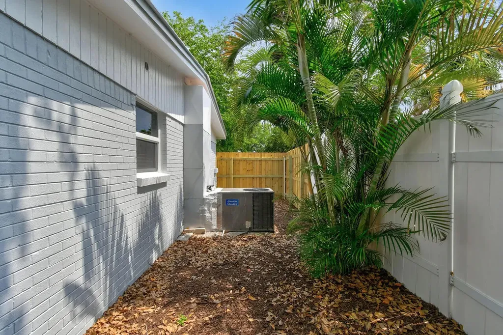 12091 Colony Avenue Palm Beach Gardens FL 33410