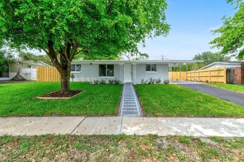 12091 Colony Avenue Palm Beach Gardens FL 33410