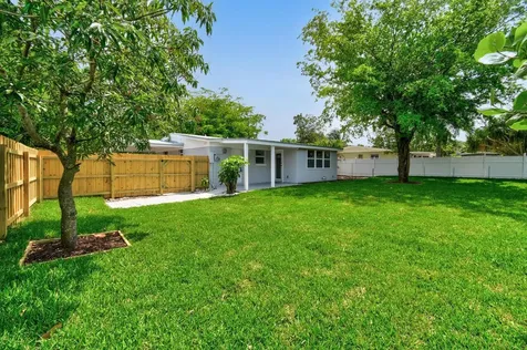 12091 Colony Avenue Palm Beach Gardens FL 33410
