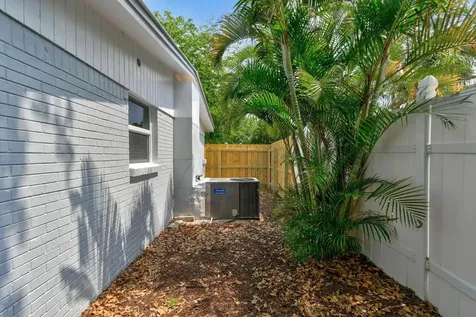 12091 Colony Avenue Palm Beach Gardens FL 33410