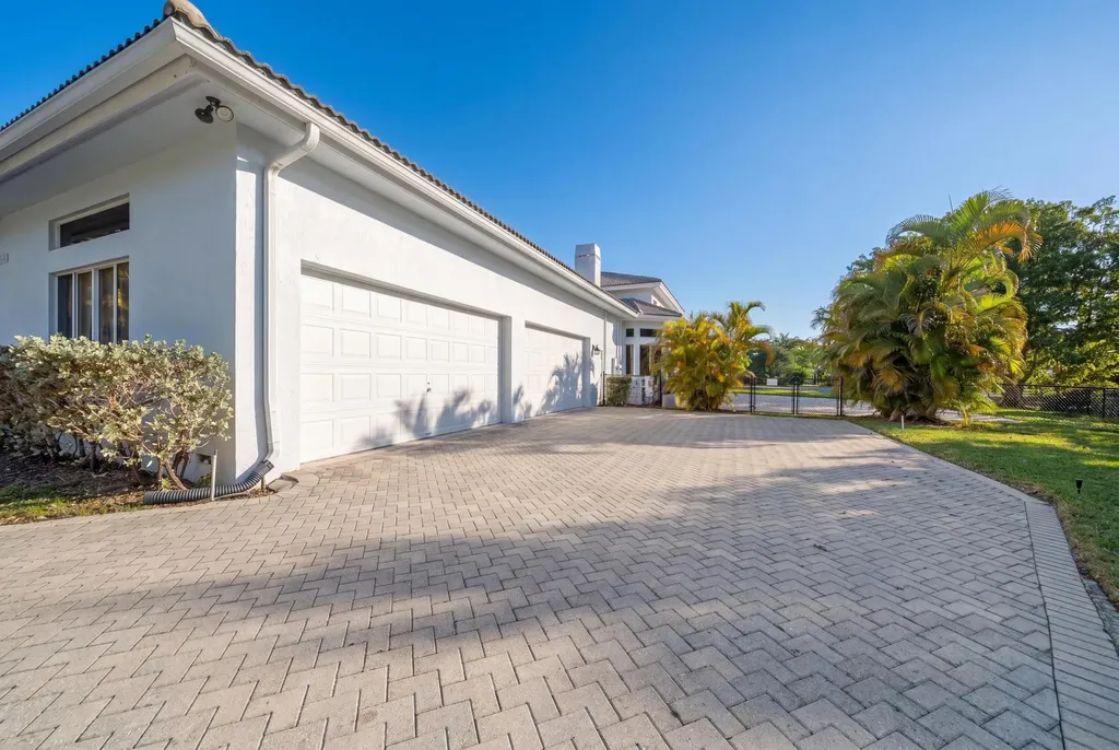 4010 NW 100th Avenue Coral Springs FL 33065