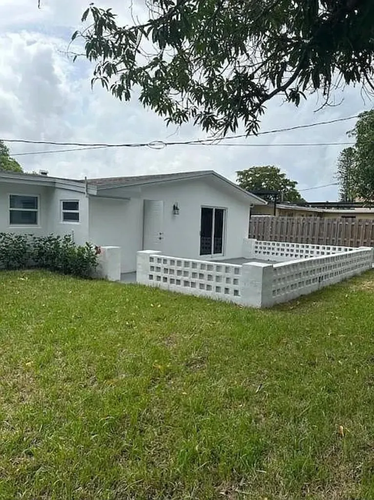 1558 NW 5th Avenue Pompano Beach FL 33060