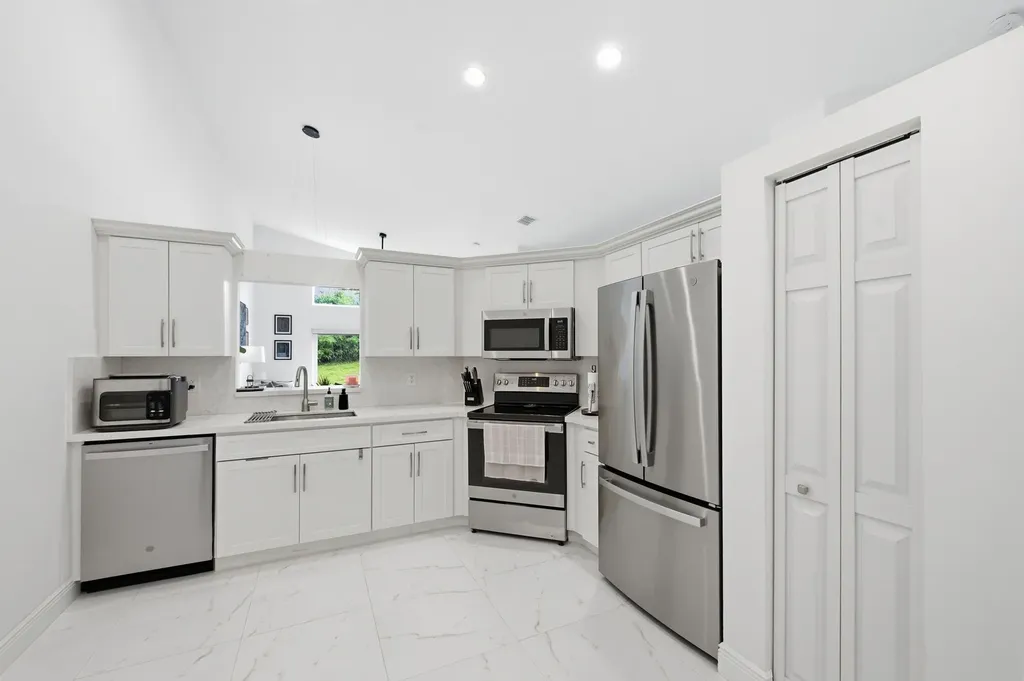 6581 Marissa Circle Lake Worth FL 33467
