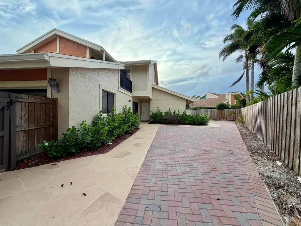 7657 Sierra Terrace W Boca Raton FL 33433