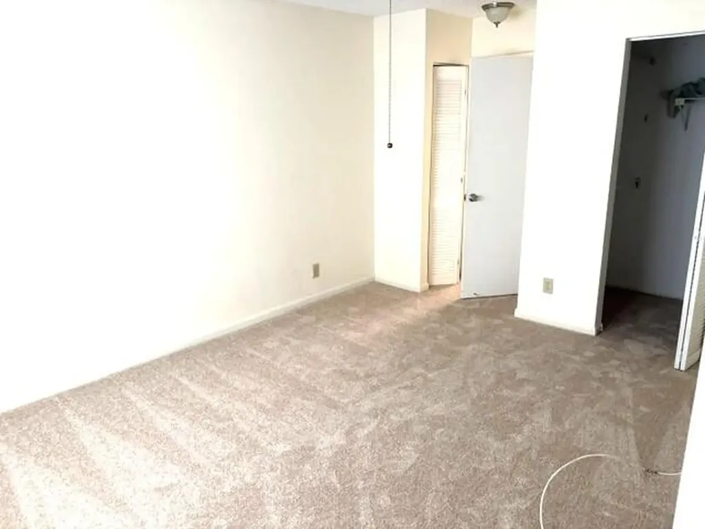 2711 NW 104th Avenue Sunrise FL 33322