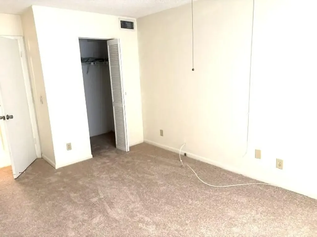 2711 NW 104th Avenue Sunrise FL 33322